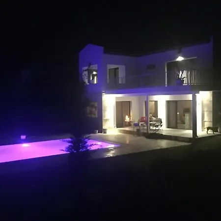 Zen De Lux וילה